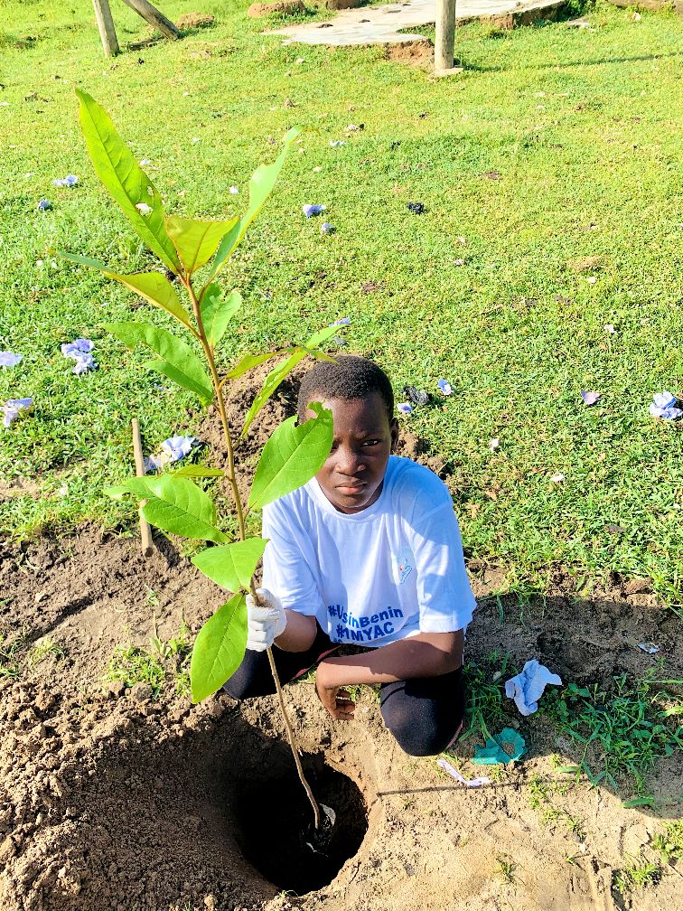 581293613 891461966876958 928262180879911347 N